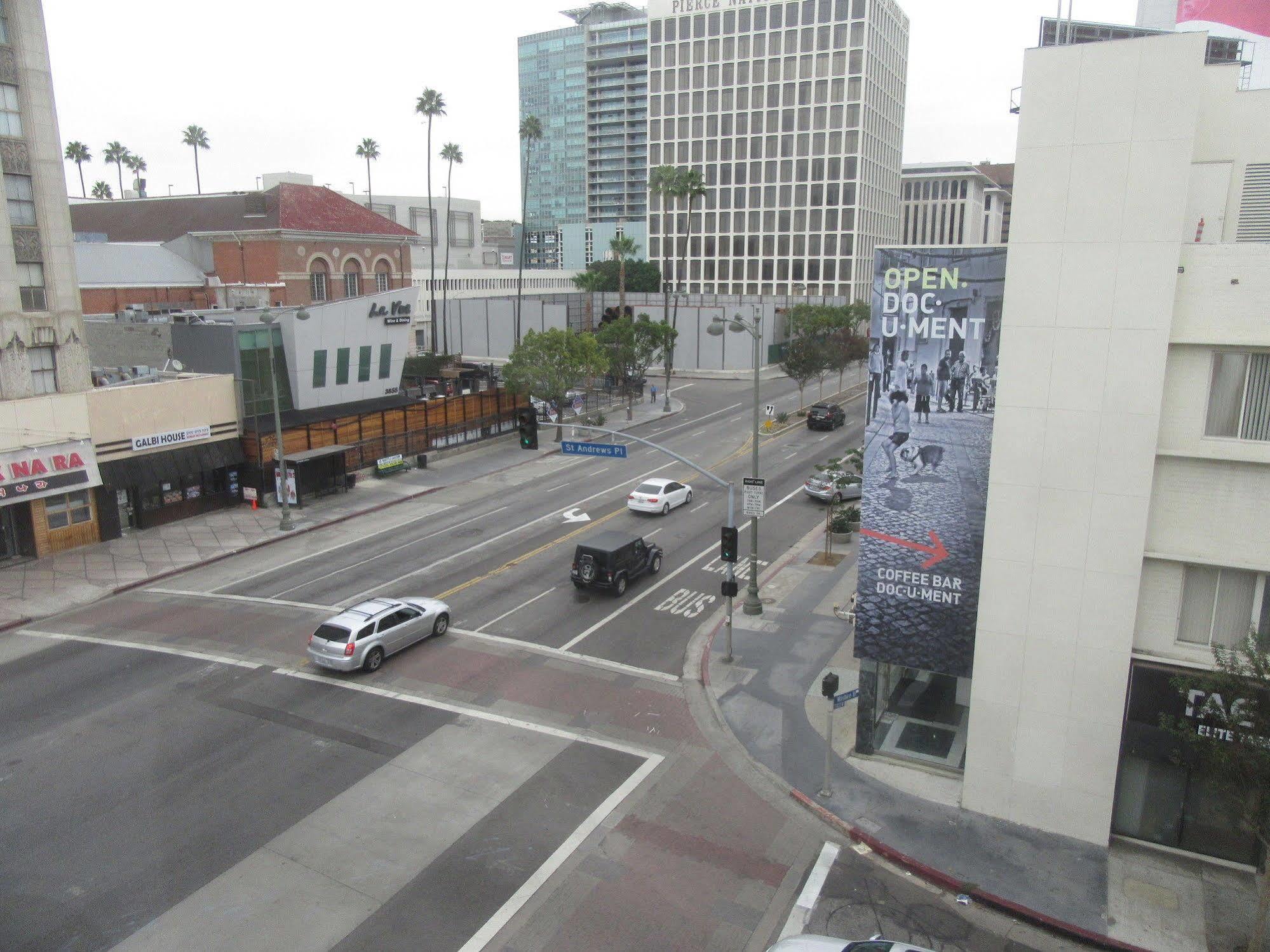 Ramada By Wyndham Los Angeles/Wilshire Center Exterior foto